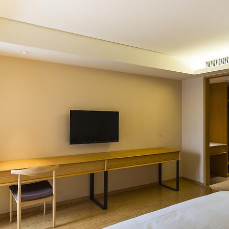 Ji Hotel Янтай Екстериор снимка